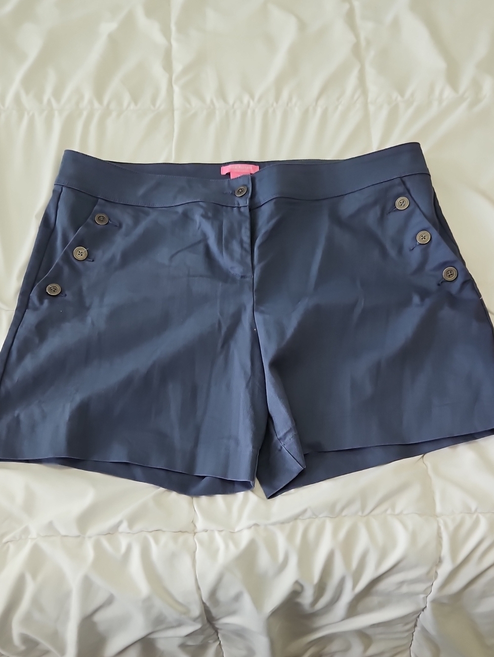 Women's Navy Button-Accent Stretch Shorts